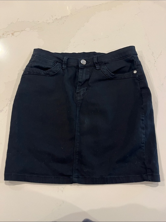 VENUS Dresses & Skirts - VENUS Black Skirt